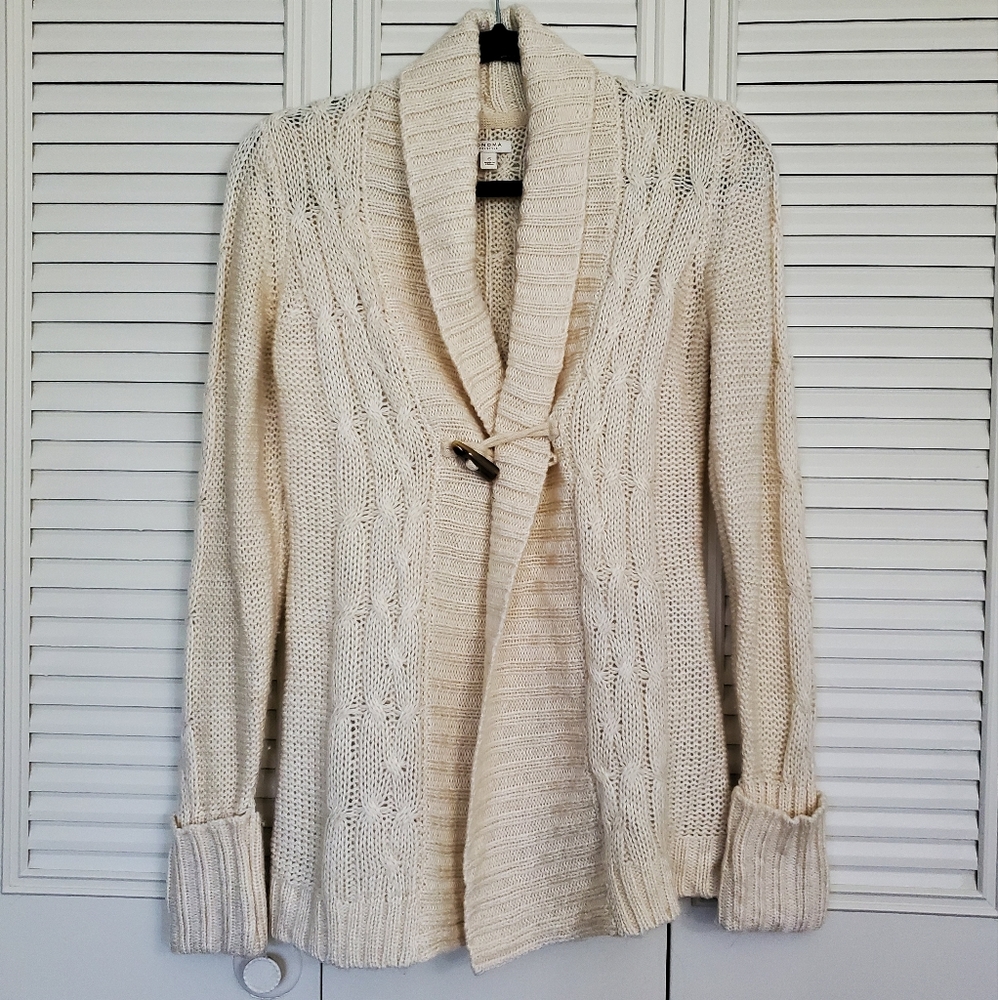 Cream Swester/Cardigan - Picture 2 of 5